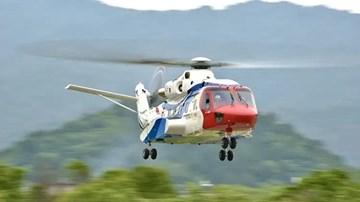 国产AC313A大型民用直升机首飞成功